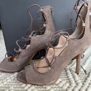 Brand new Vince Camuto heels